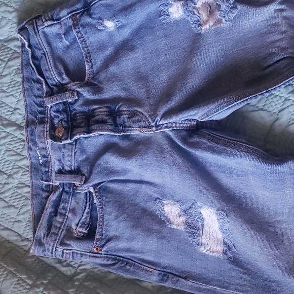 Old navy slouchy tapered jeans - Picture 2 of 4